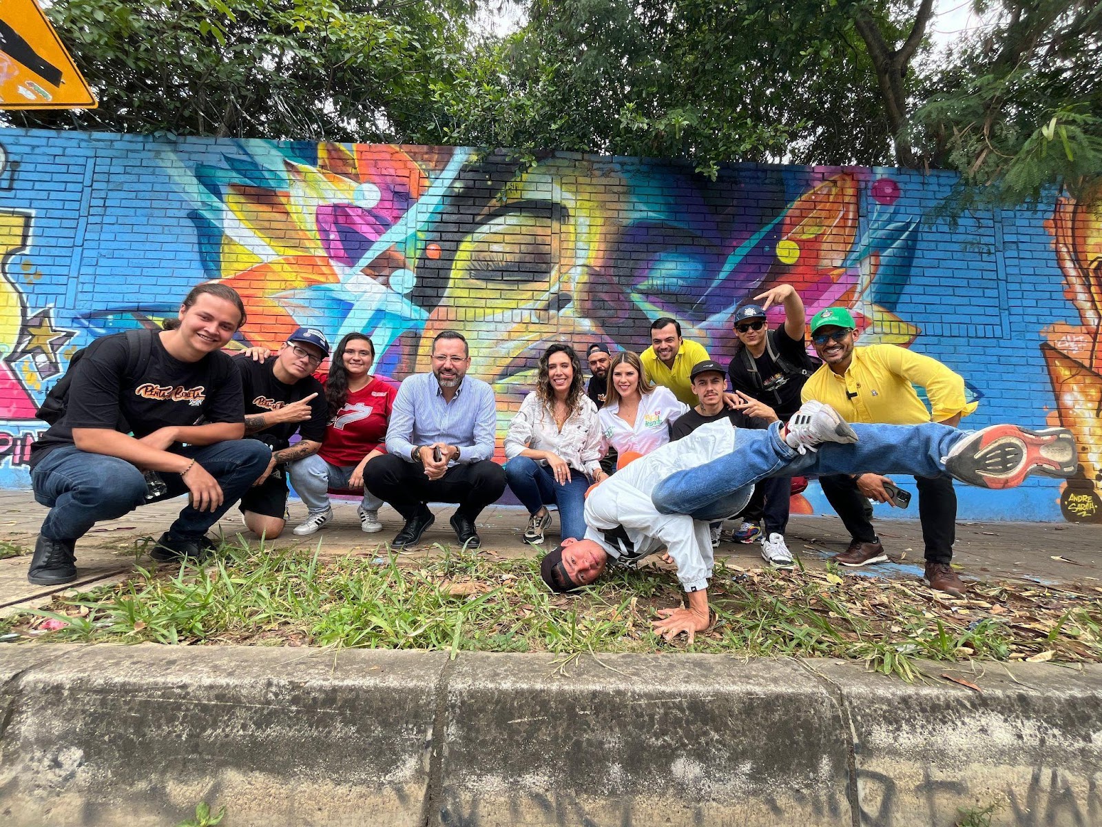 El Festival Pinta la Bonita, embellece la Calle de los Estudiantes