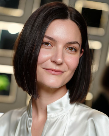 A women with the classic bob hairstyle.