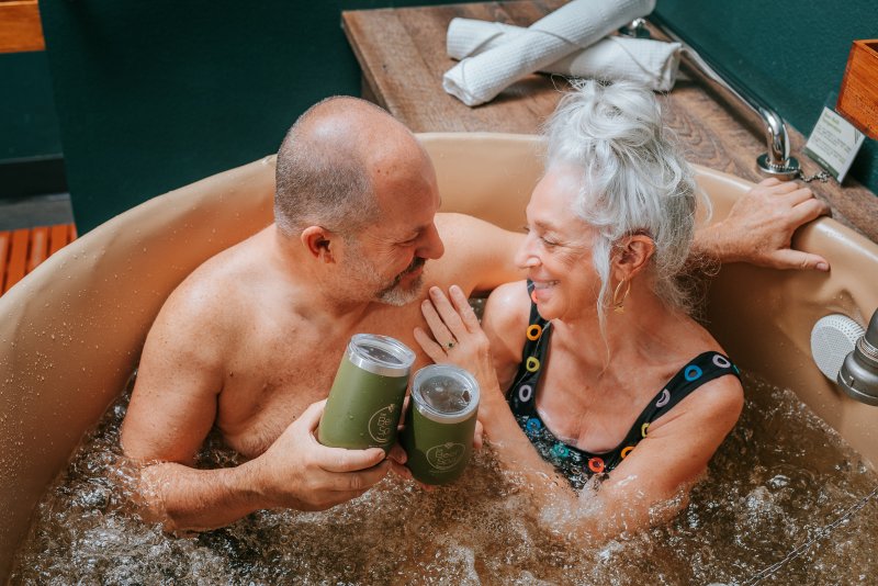 Couple taking a beer bath at Oakwell Beer Spa