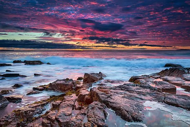 18 Landscapes Where Earth and Water Embrace, earth-water connection, nature blend, nature, landscape, land and lake, river edge