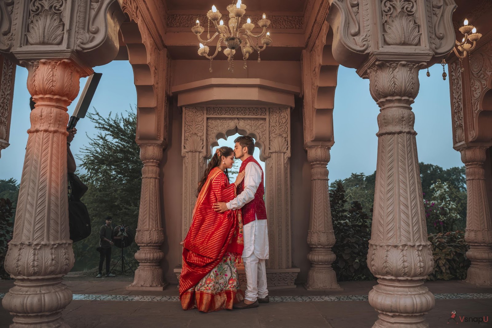 10 Ideas for pre wedding photoshoot in Saree