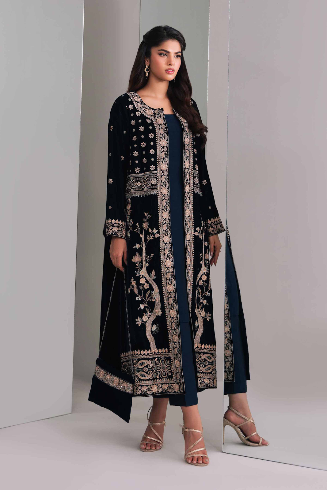 Best velvet dress for weddings online in UAE