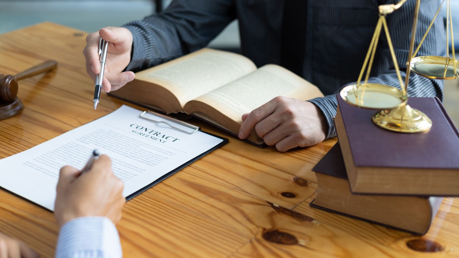 How to Become a Legal Secretary