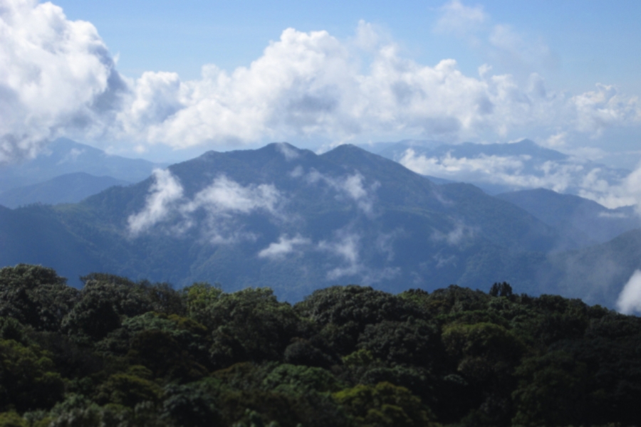 Mountains lying down the cloud layers as a cotton blanket