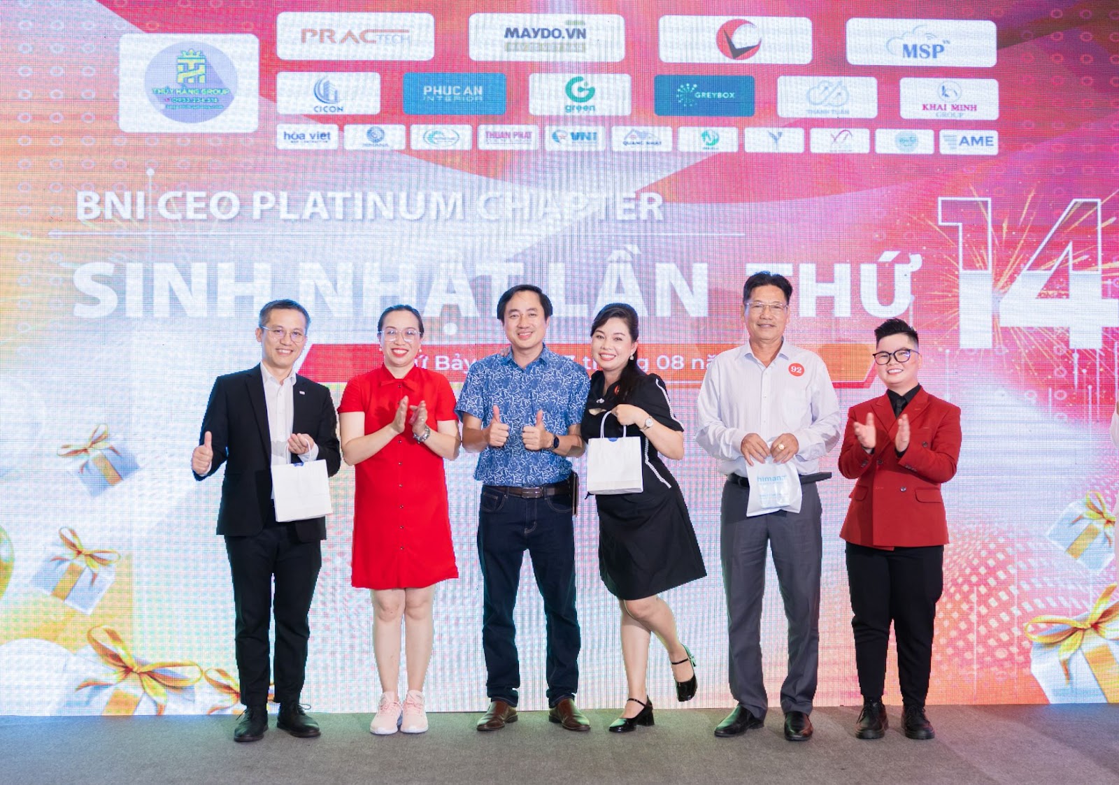 Các thành viên chất lượng đạt doanh thu kỳ vọng Các thành viên chất lượng đạt doanh thu kỳ vọng