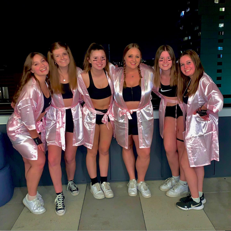 group halloween costumes, halloween costumes for a group, group costume ideas, group halloween costume ideas, group halloween ideas, college halloween costumes, Halloween costumes for women