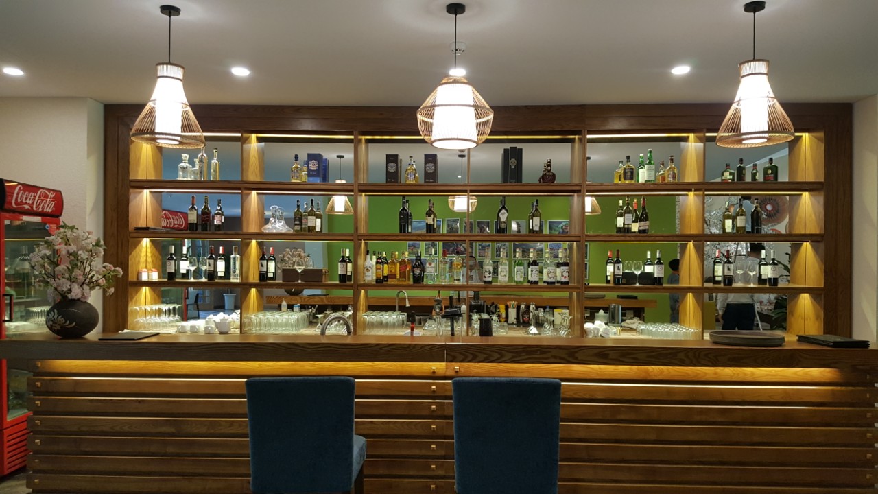 Quầy Poong Lăng Bar
