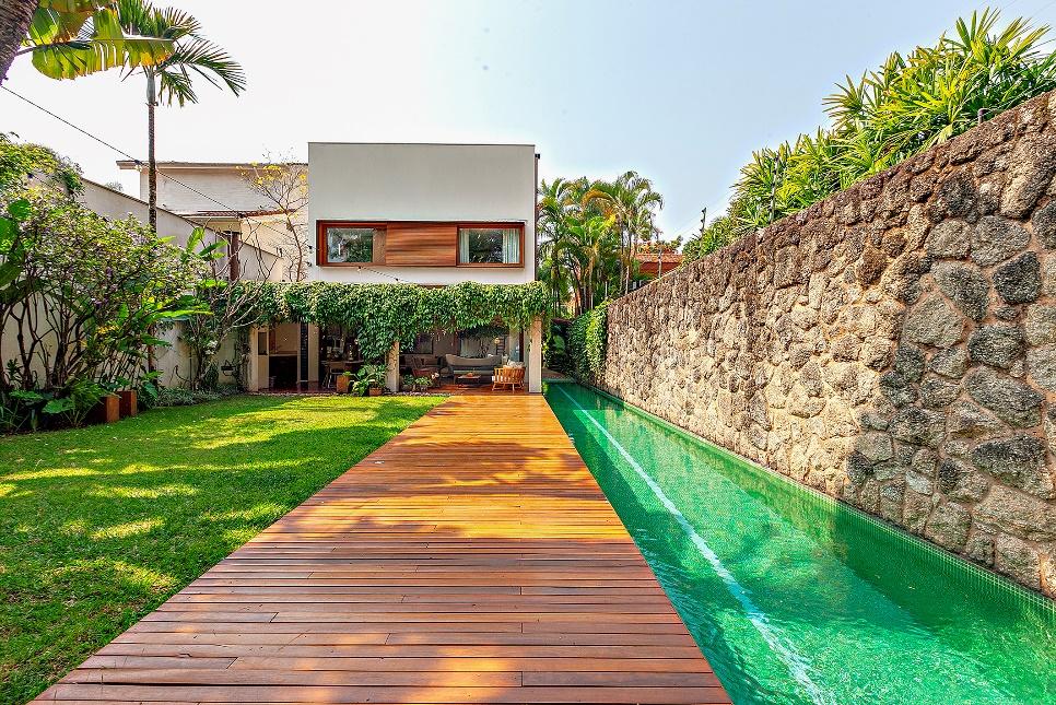 Casa com jardim

Descrição gerada automaticamente com confiança média