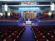 Interior_of_Main_Sanctuary_of_Anshei_Sphard_Beth_El_Emeth_Congregation-2.jpg