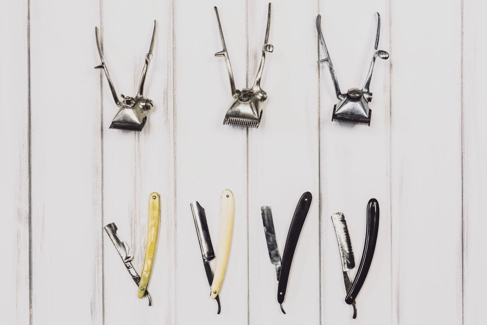 Decorative Wall Hooks with Heavy Items