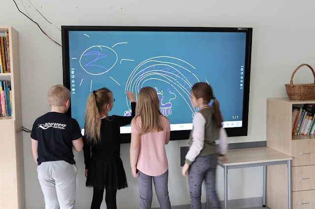 How Interactive Flat Panels Are Transforming Modern Classrooms