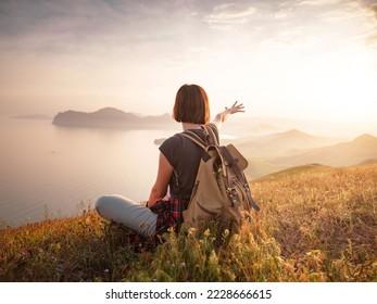 Categoría «Joven mirando horizonte» de fotos e imágenes