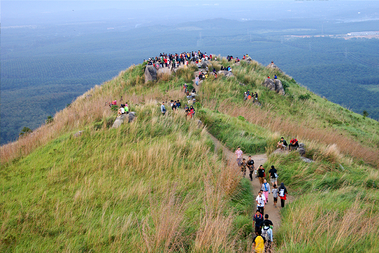 10 Tempat Hiking di KL yang Popular - Beginner Friendly!