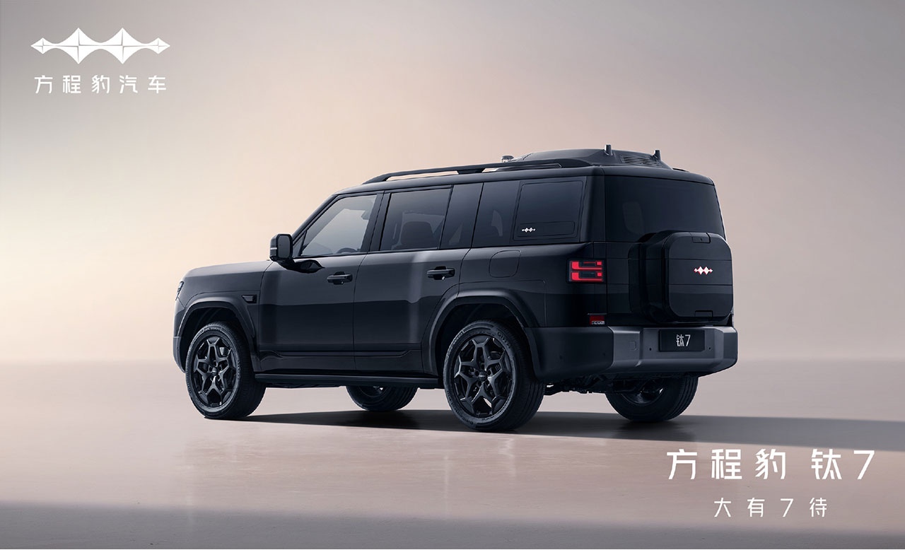  BYD Fang Cheng Bao Tai 7 hybrid SUV’s modern design, strong performance, and spacious interior tailored for urban family needs. 