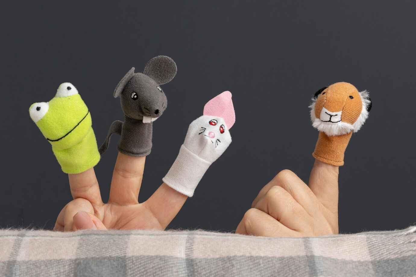 Cara Menyenangkan dan Menarik untuk Mengajarkan Pengurangan - Cerita Pengurangan dengan Boneka