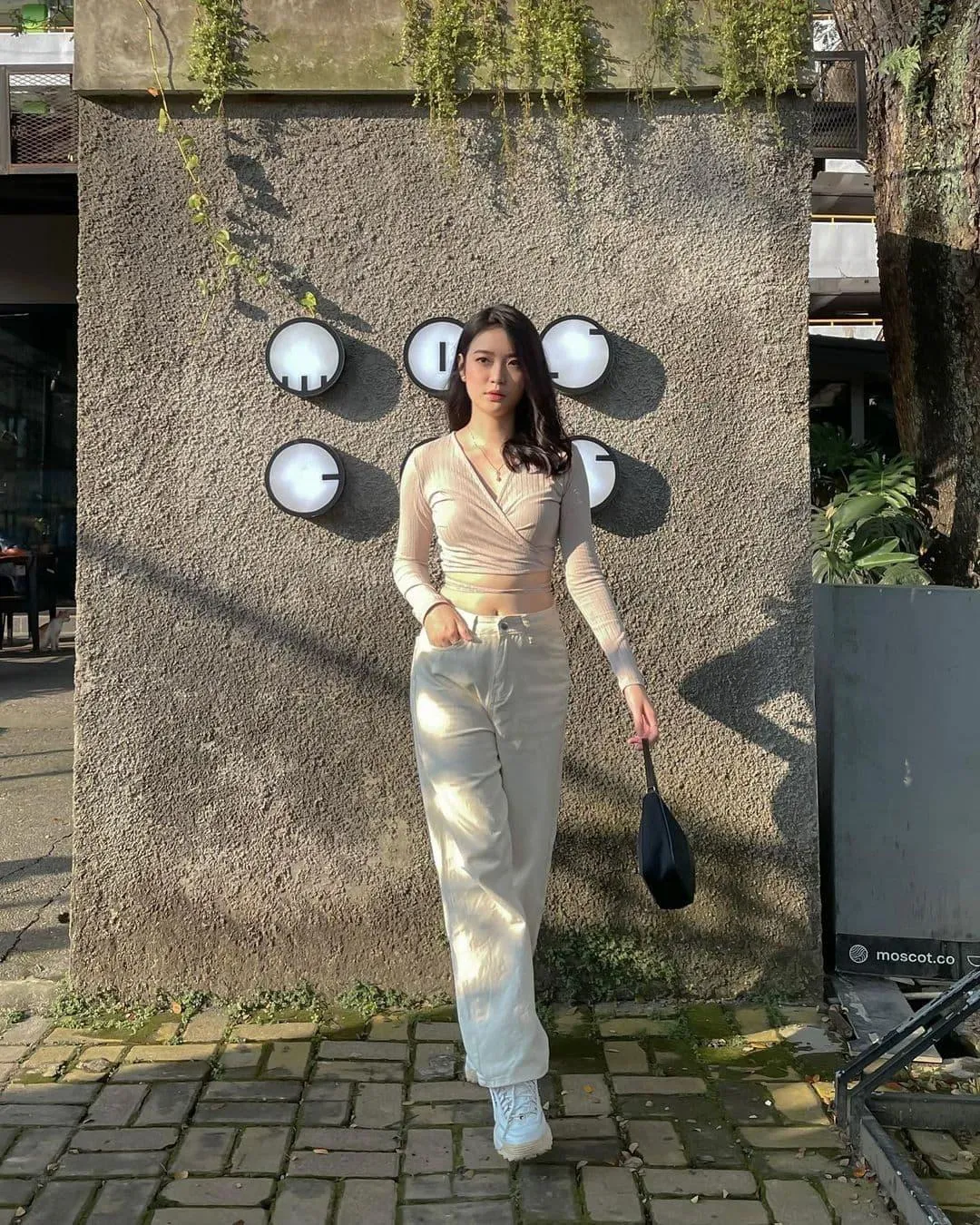 Gadis Cantik yang Membuatmu Terperangkap dalam Keindahan, gadis cantik, terperangkap, keindahan menggoda