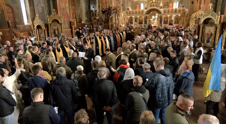 УПЦ чи ПЦУ: біля храму у Черкасах виникла бійка