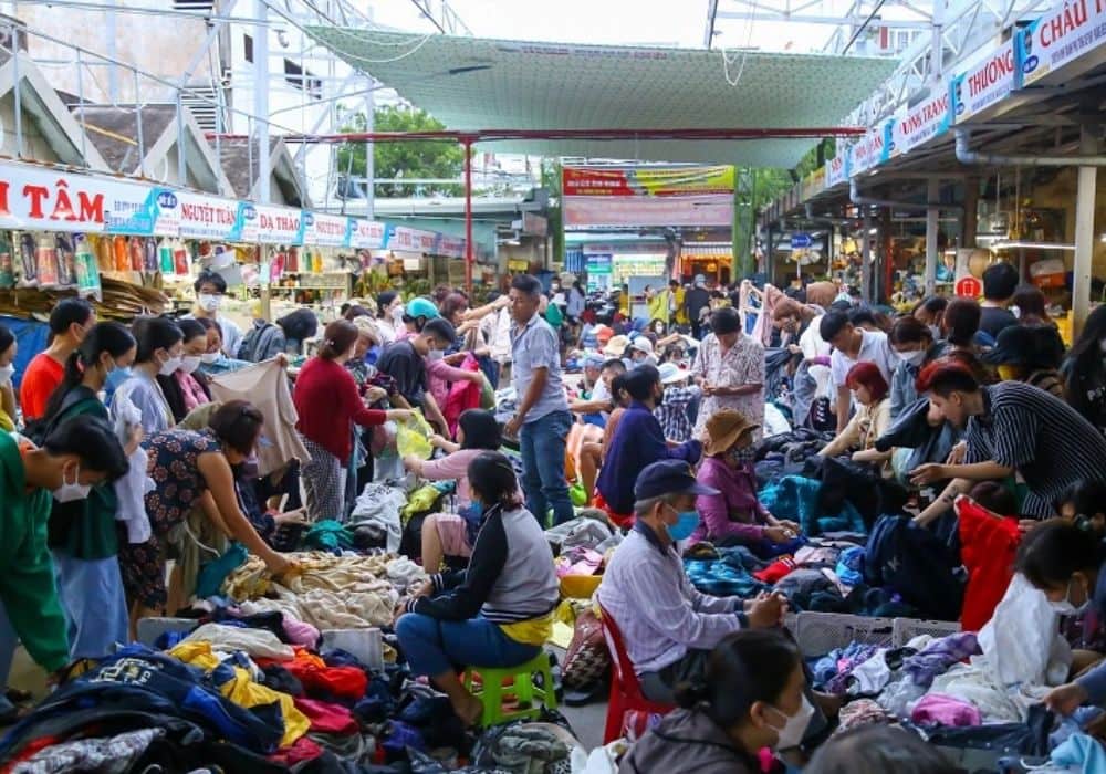 Chợ Cồn là một trong những ngôi chợ nổi tiếng đông đúc và có tuổi đời lâu nhất ở Đà Nẵng (Ảnh: Sưu tầm Internet)