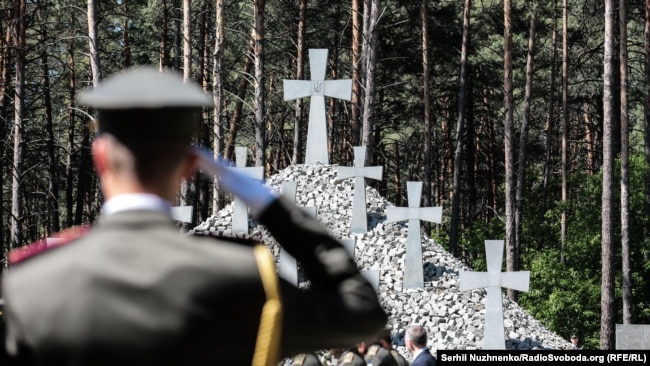 Під час вшанування пам’яті жертв політичних репресій на території національного історико-меморіального заповідника «Биківнянські могили». Биківня, 19 травня 2019 року