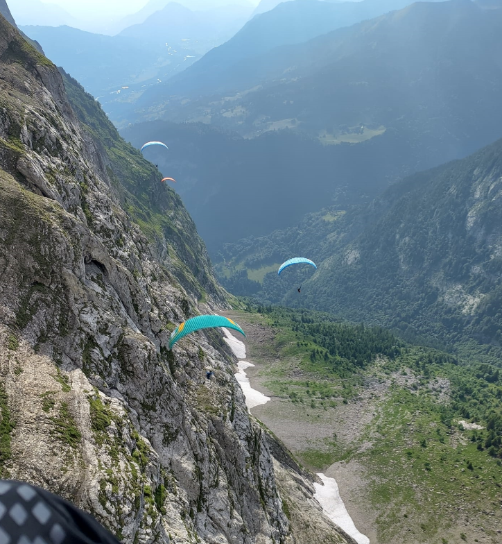 Une image contenant plein air, montagne, ciel, faire de la randonnée

Le contenu généré par l’IA peut être incorrect.