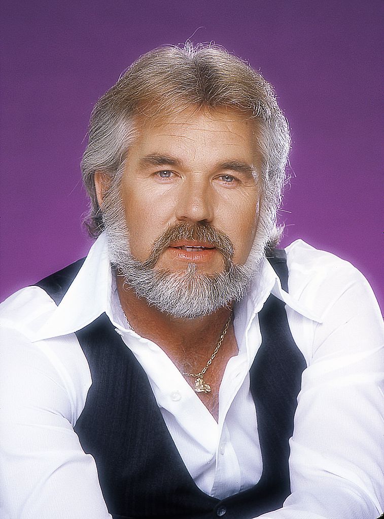 Kenny Rogers pose pour un portrait en 1979 à Los Angeles, Californie.