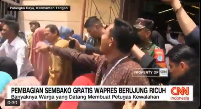 **[BREAKING NEWS] VIRAL Pembagian Susu dan Sembako oleh Wapres di Palangka Raya Berujung Ricuh, Gibran Rakabuming Dikritik Terkait Kualitas Kepemimpinan**