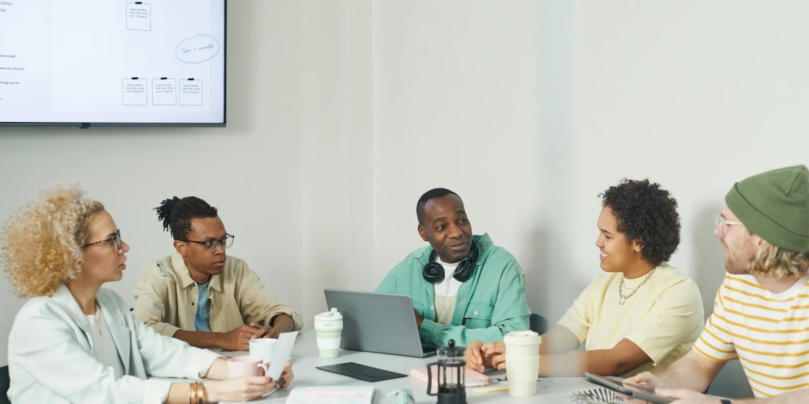 People having a meeting 