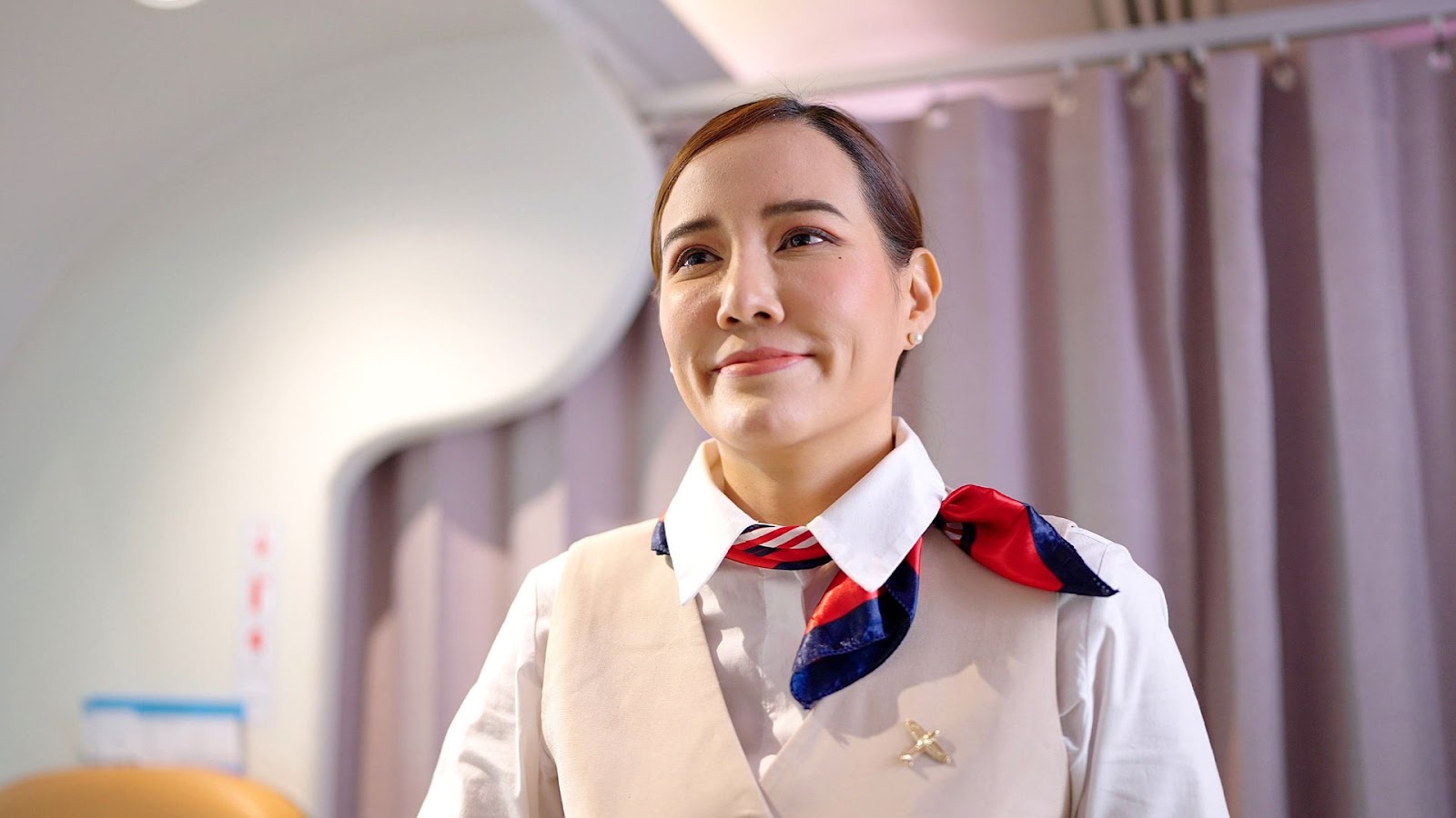 How to Become a Flight Attendant