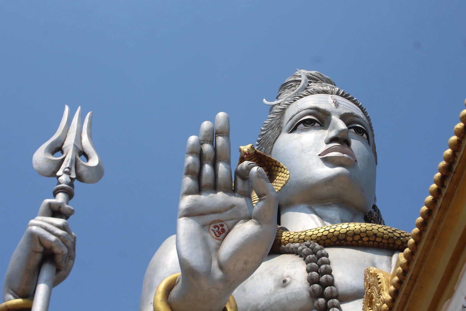 Shri Murudeshwar Temple: Home to the World's Second Tallest Shiva Statue |  Veena World