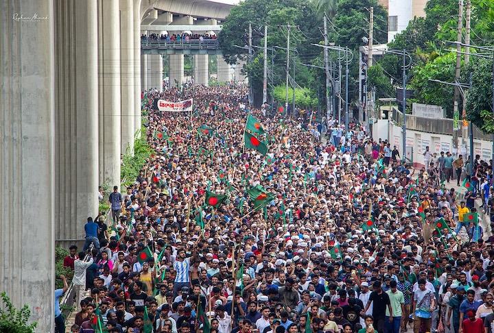 https://diendantheky.net/wp-content/uploads/2024/08/The_victory_celebration_of_Bangladeshi_students_one_point_movement.jpg