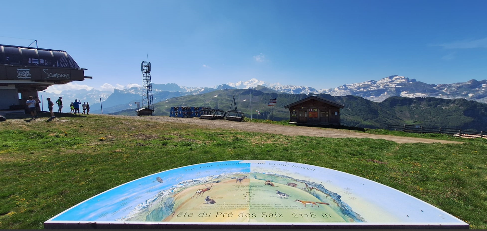 Une image contenant plein air, ciel, herbe, montagne

Le contenu généré par l’IA peut être incorrect.