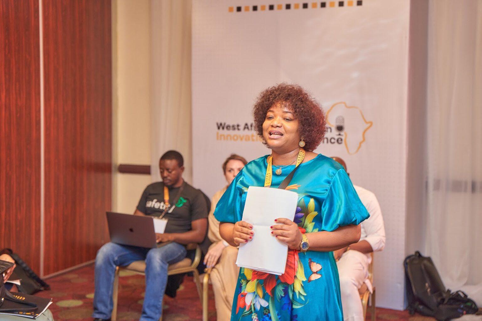 Busola Ajibola moderates a breakout session on at the West Africa Journalism Innovation Conference. Photo: Twitter/@CJIDAfrica.