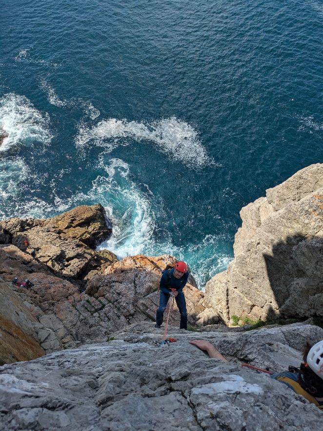Une image contenant plein air, eau, mer, rocher

Le contenu généré par l’IA peut être incorrect.