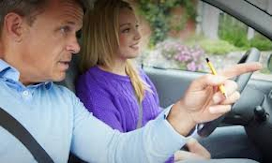 How Do You Choose the Best Driving School VA for Comprehensive Driver Education?