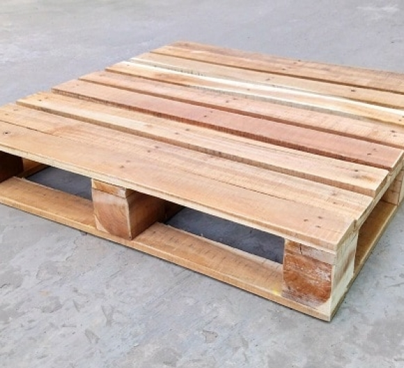 Pallet gỗ thông