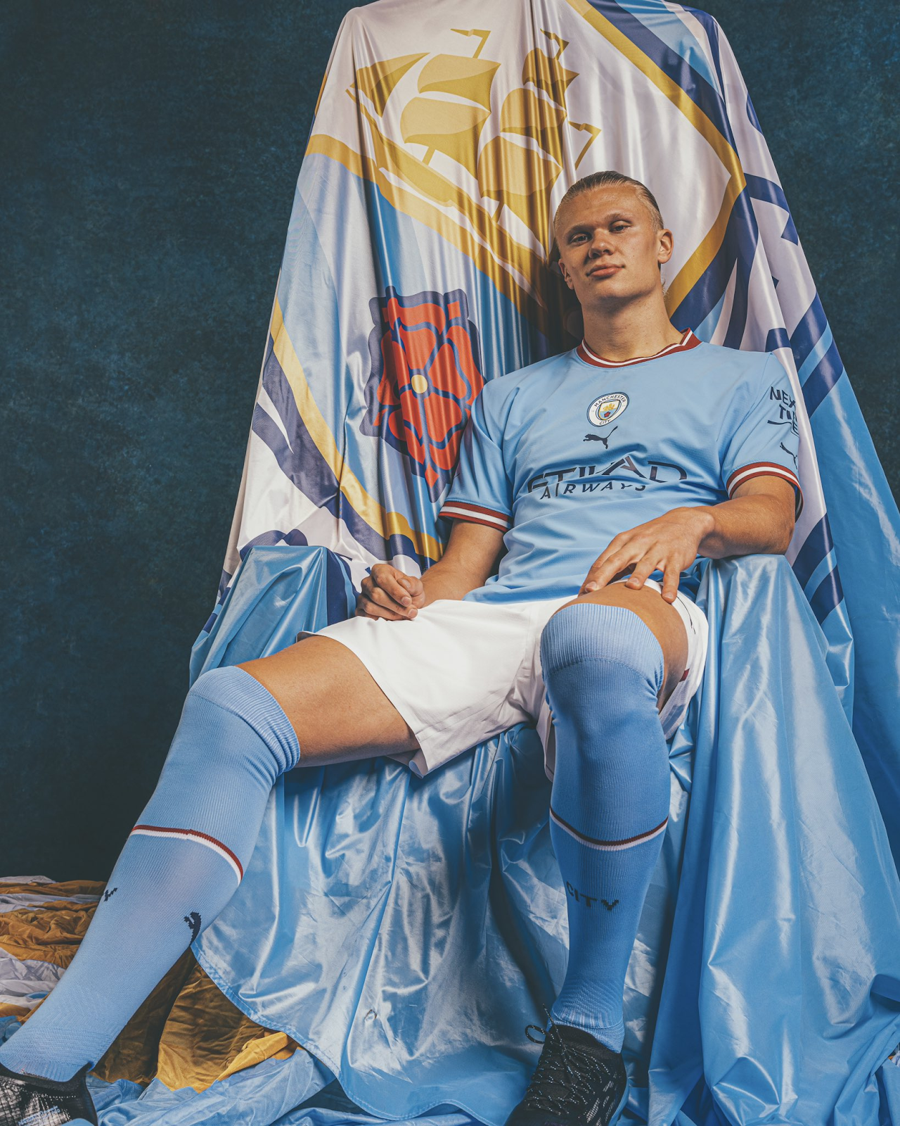 Erling Halland de uniforme do Manchester City