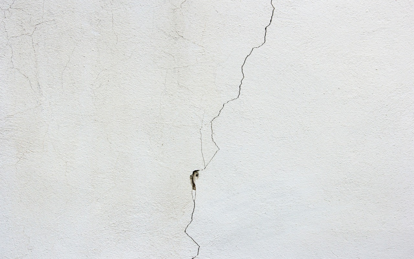 A crack in a wallDescription automatically generated