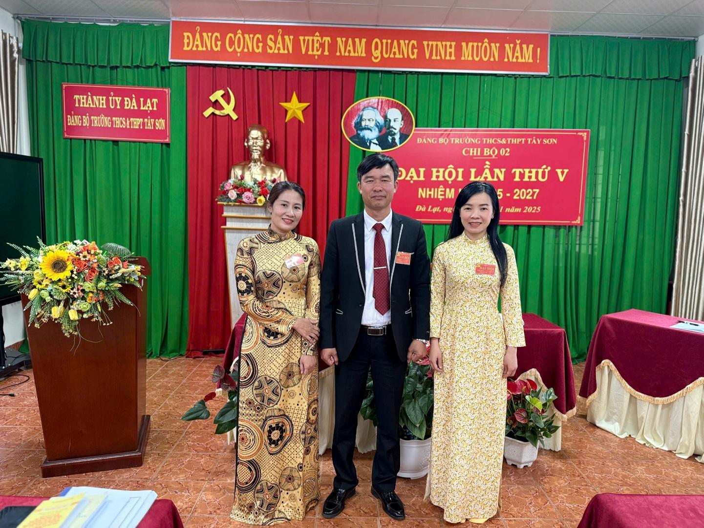 D:\Hạnh Lê\ĐẢNG\Đại hội Chi bộ 2\z6218796496932_53c4d594a2c422c93a91c759971a7e48.jpg