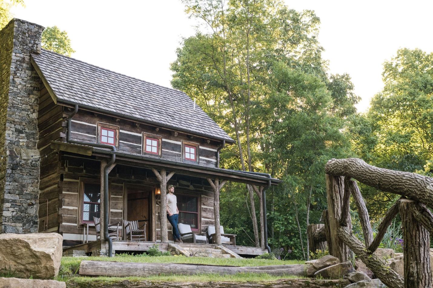 The historic cabin at The Retreats at Spring Creek Preserve.