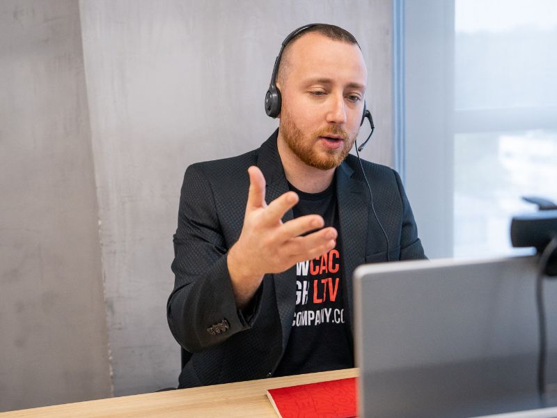 o que é crm em marketing funil de vendas