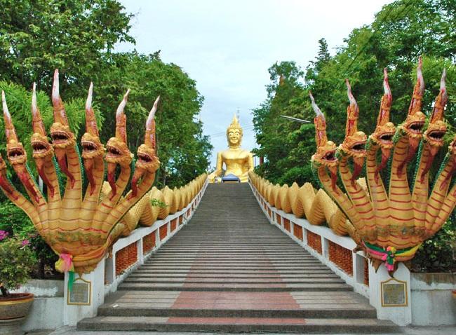 Chùa Wat Phra Yai – Di Sản Văn Hóa Thế Giới