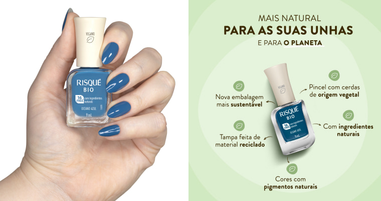 A imagem mostra uma mão com as unhas pintadas segurando o esmalte Risqué Bio Azul Cremoso Oceano Azul com as unhas pintadas e ao lado os benefícios do esmalte.