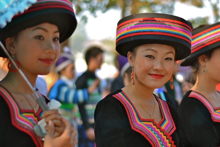 Hmong girls participate in Bun Kin Chiang 