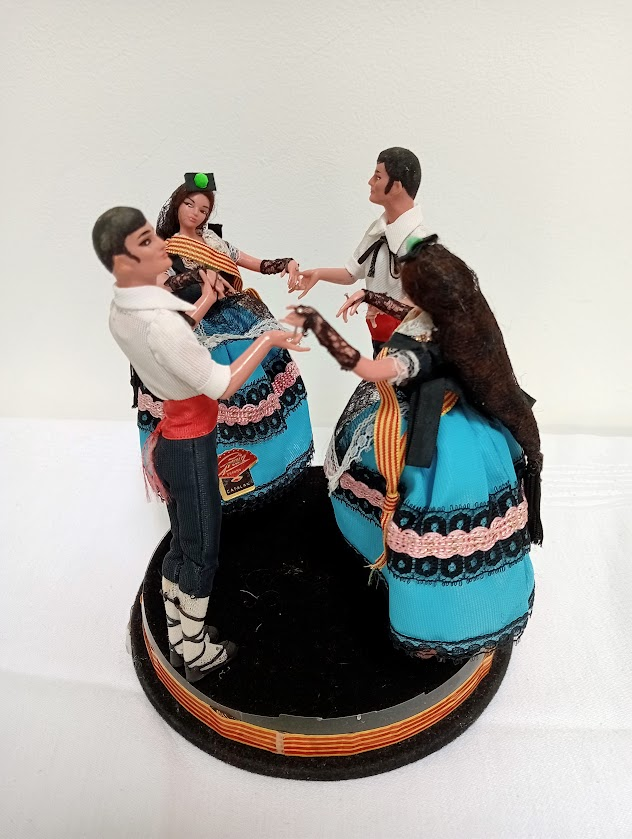 A group of Catalan sardana dancers
