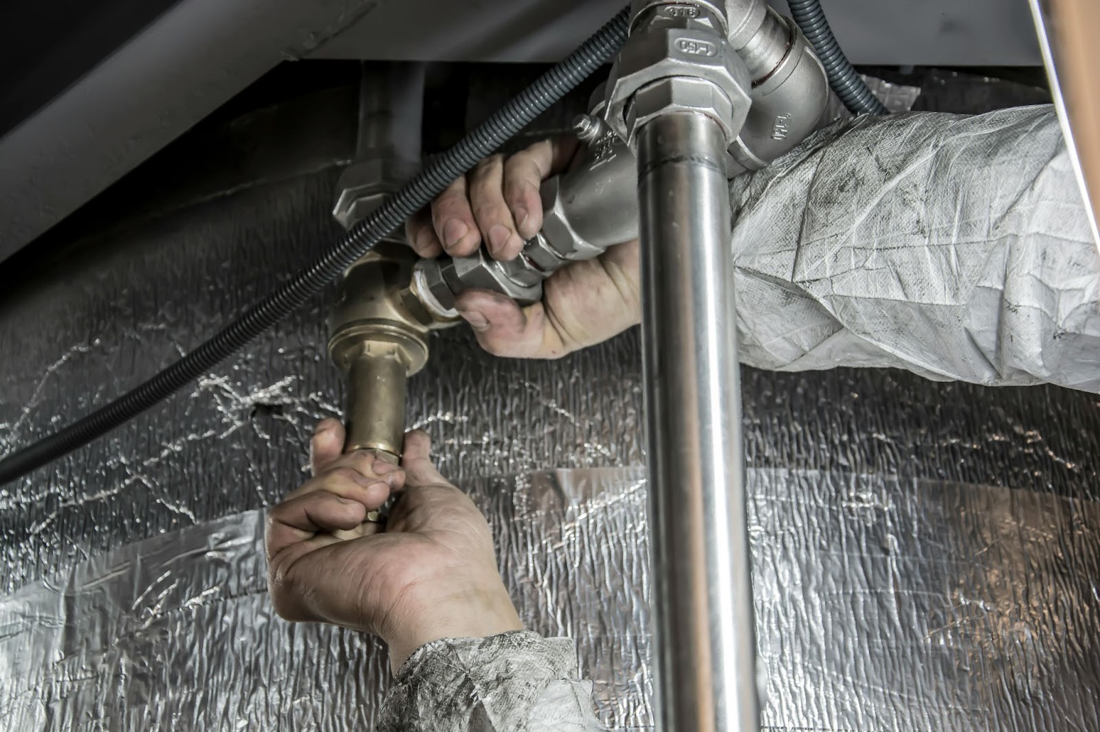 Slow Drain, Big Problem: What Causes Stubborn Clogs and Why They Won’t Go Away Easily