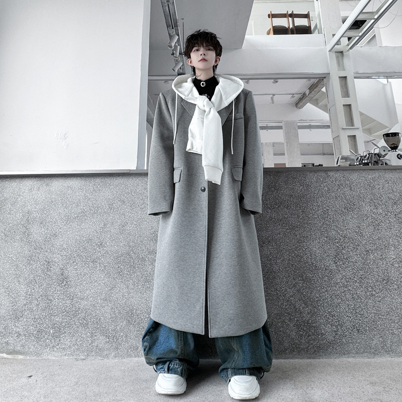 Korean Men's Fashion: Sophisticated Comfort: A Korean Man’s Modern Layered Style