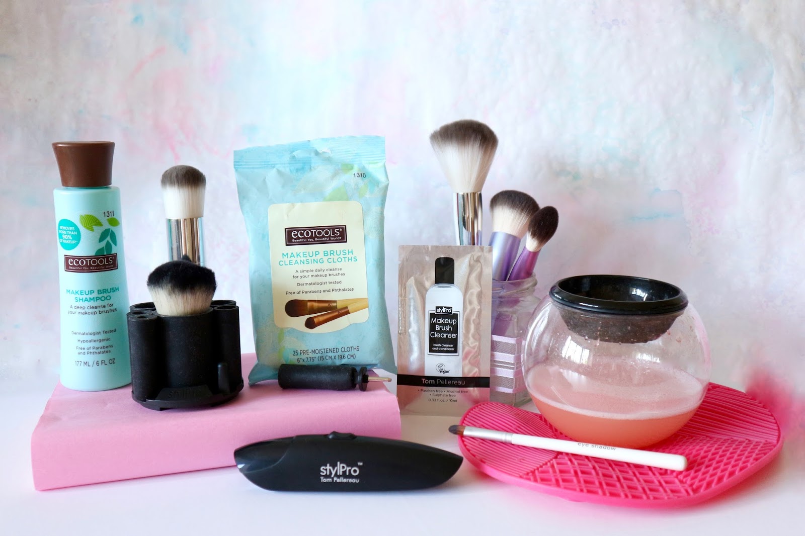 Tools and Products Needed for Makeup Brushes Cleaning
