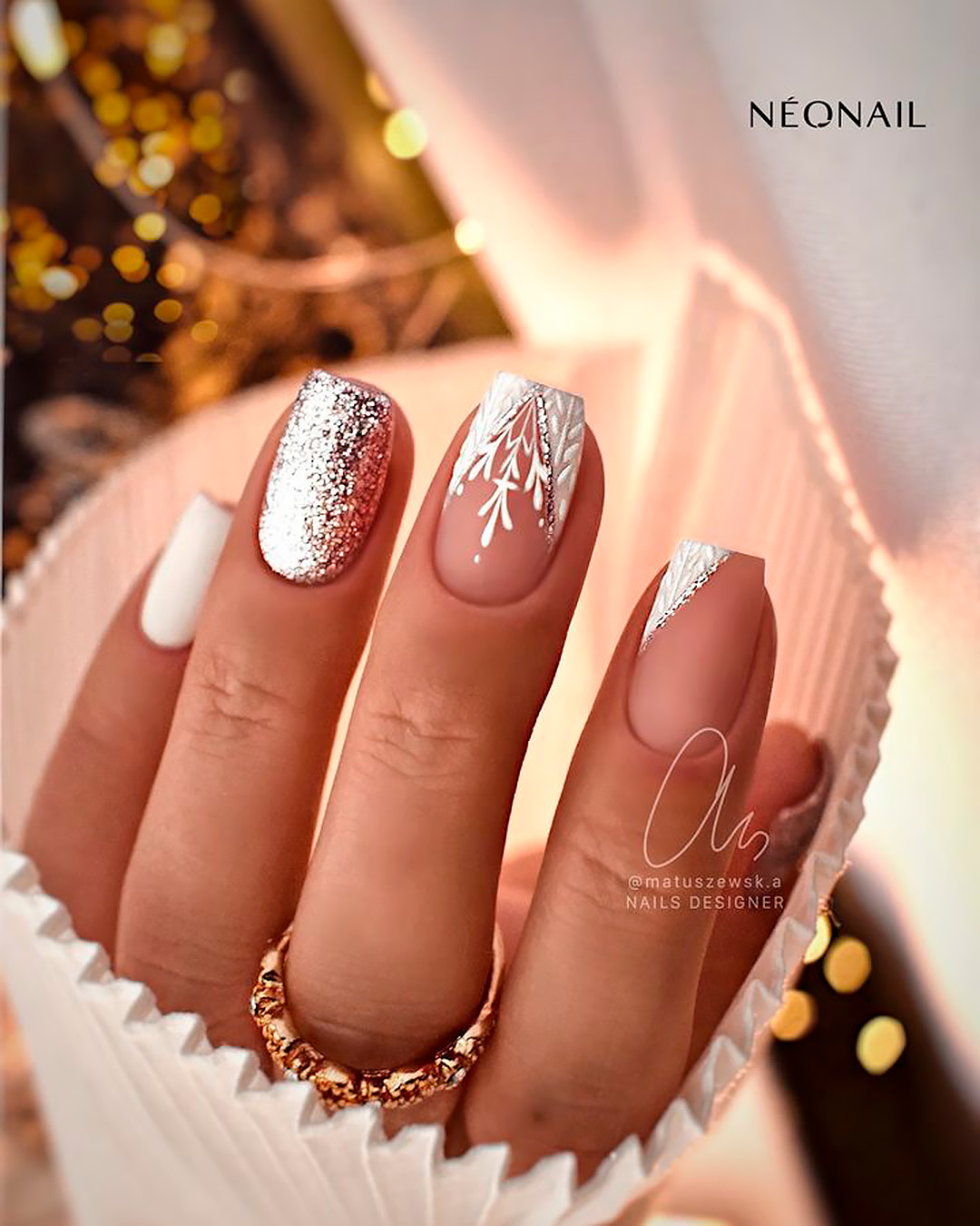 winter wedding nails sweater texture silver glitter matuszewsk.a