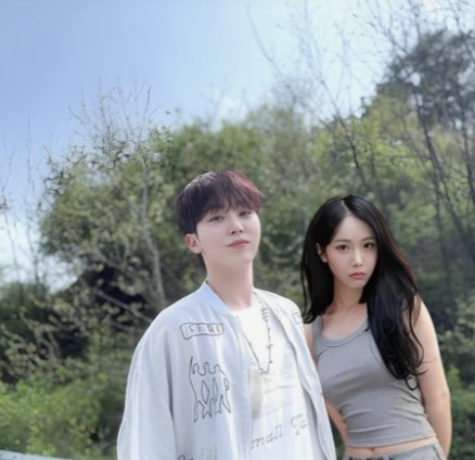 A picture of SEVENTEEN Seungkwan and VIVIZ SinB