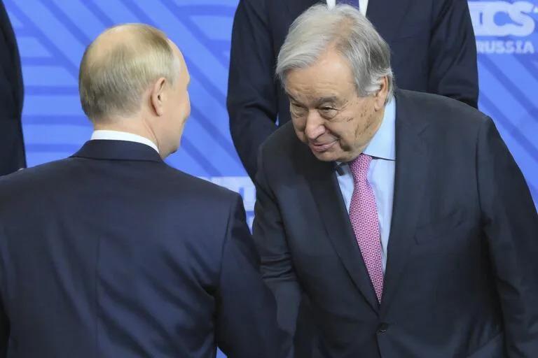 El saludo del secretario general de la ONU a Putin